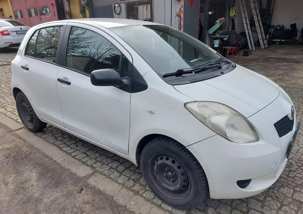 Toyota Yaris cena 6900 przebieg: 168000, rok produkcji 2007 z Lwówek małe 79